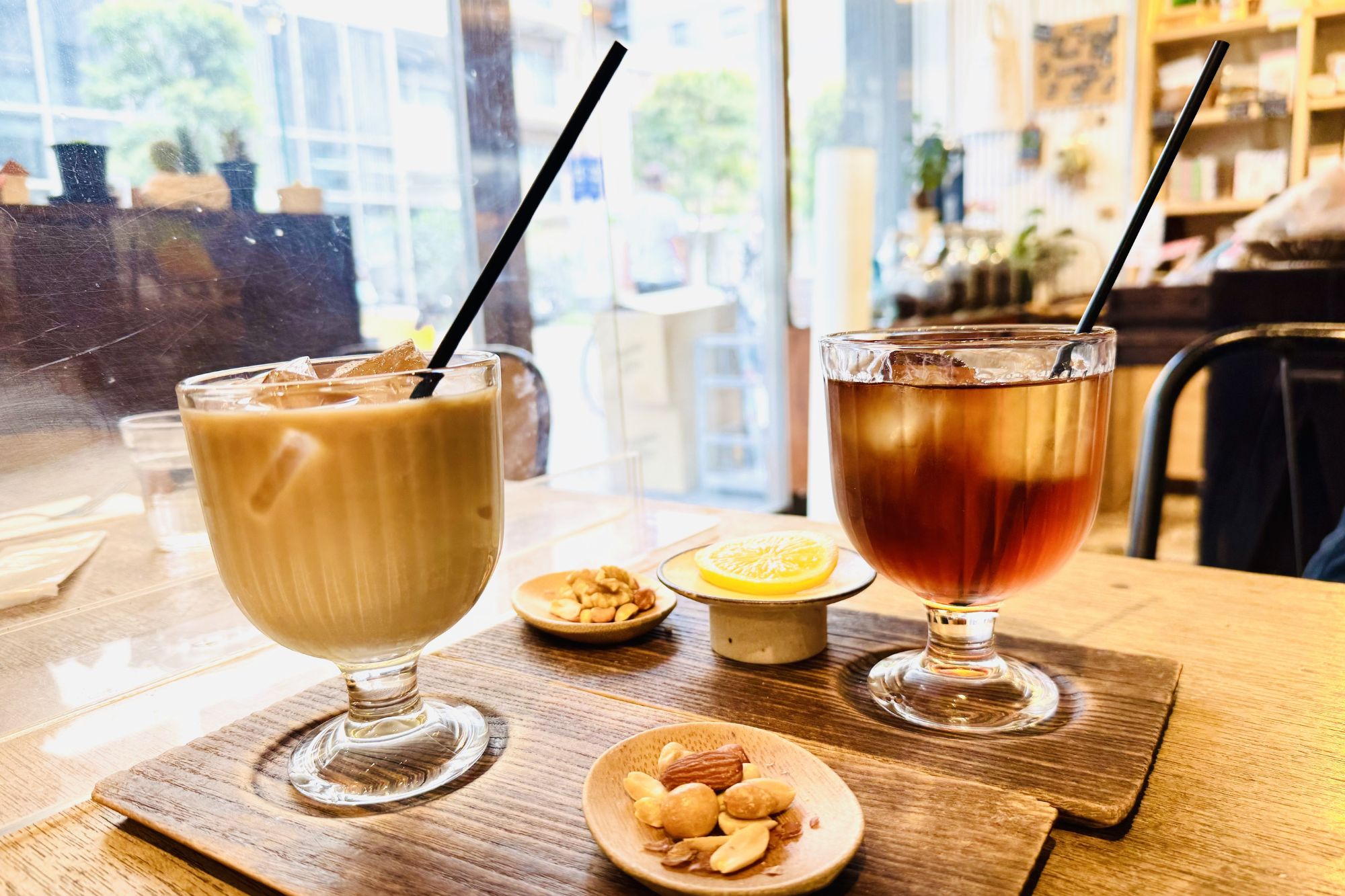 アイスコーヒーとアイスティ